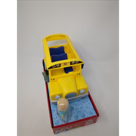 CoComelon Official Musical Yellow School Bus, Plays ‘Wheels on The Bus' Song - Picture 2 of 7